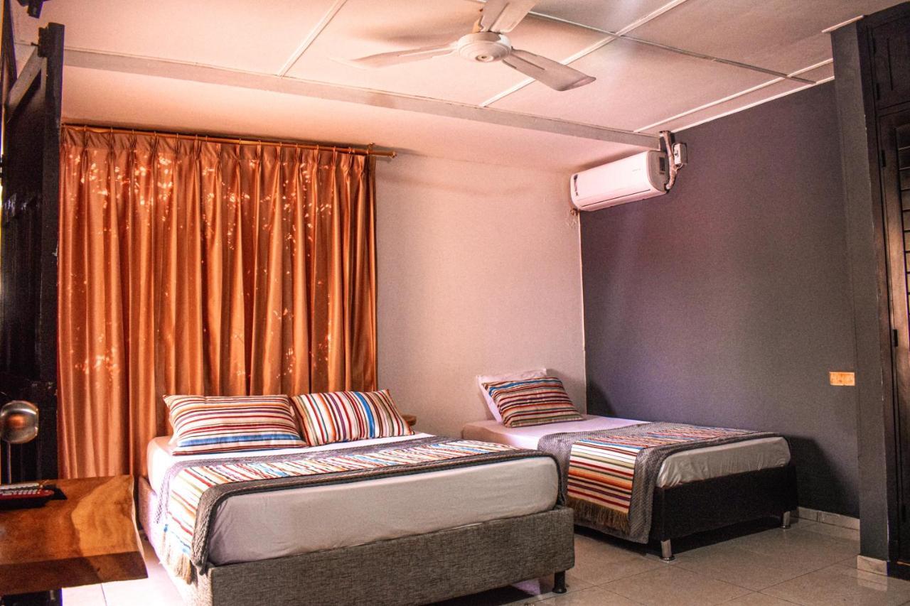 Yosu Hostal Риоача Экстерьер фото
