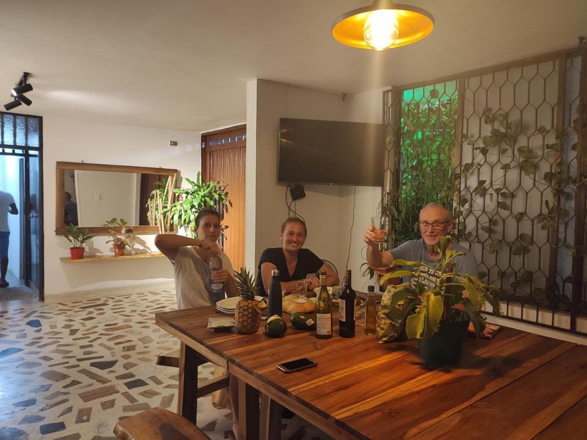Yosu Hostal Риоача Экстерьер фото