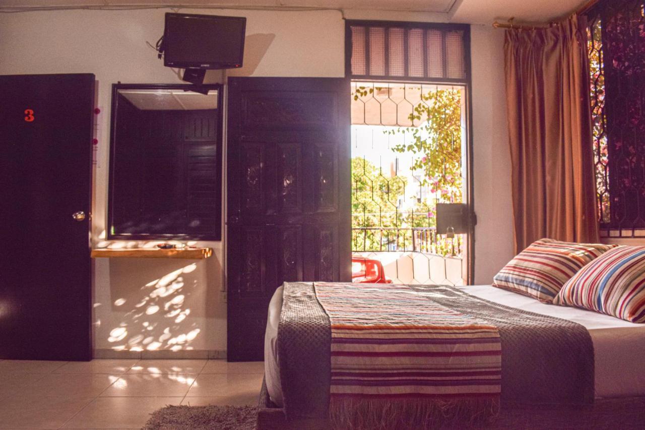 Yosu Hostal Риоача Экстерьер фото