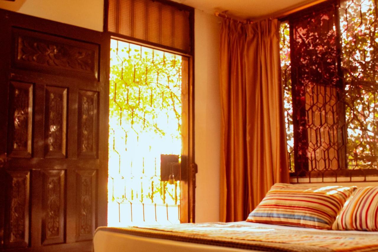 Yosu Hostal Риоача Экстерьер фото